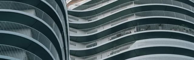 ما الذي يحدد مسار أسعار الفائدة إلى جانب التضخم؟ Beyond Inflation Banner